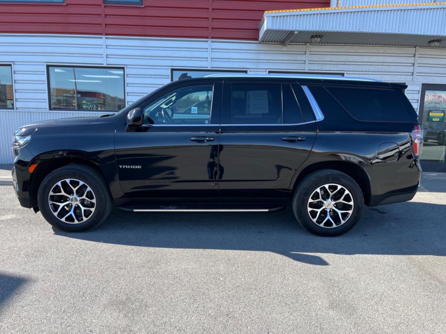 2021 BLACK /Black CHEVROLET TAHOE LT (1GNSKNKD0MR) with an 5.3L engine, Automatic transmission, located at 1960 Industrial Drive, Wasilla, 99654, (907) 274-2277, 61.573475, -149.400146 - Photo#1